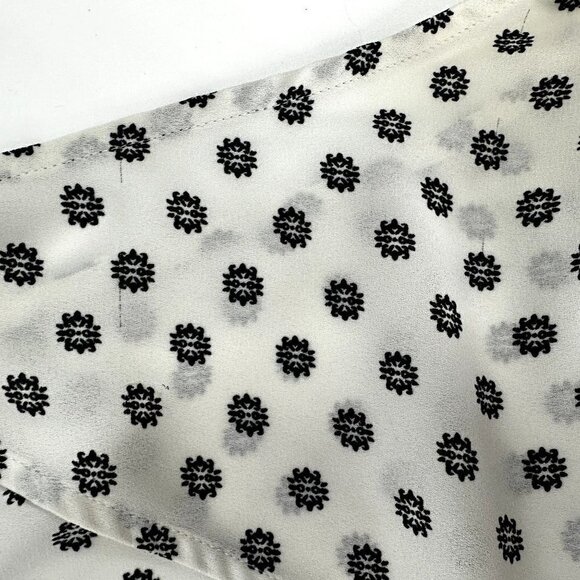 Collective Concepts Stitch Fix V-Neck Sleeveless Draped Blouse Top Size M - Picture 10 of 12